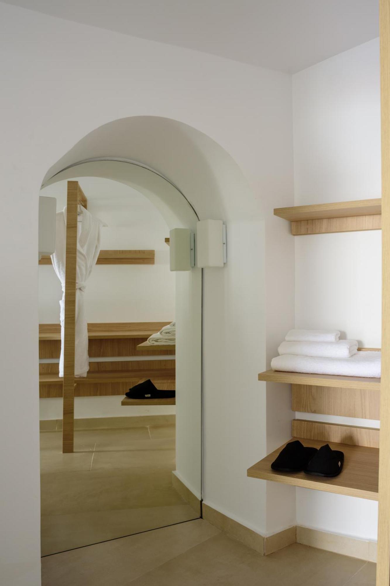 Anemos Family Suites Тира Экстерьер фото